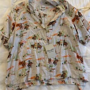 NWT Women’s Wrangler Retro Button Up